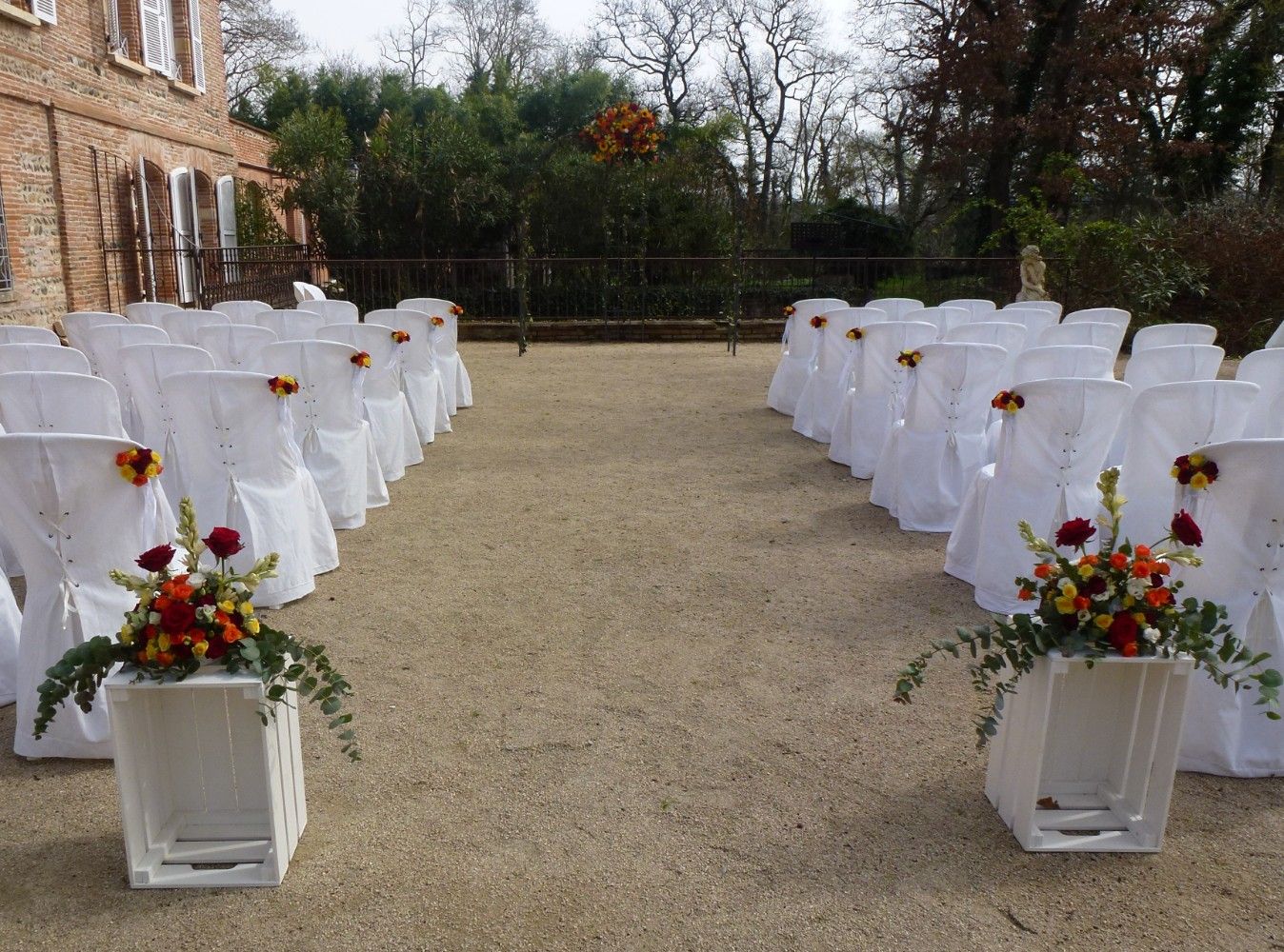 Décoration fleurs cérémonie mariage Moulin de Rudelle