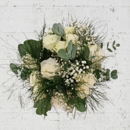 Bouquet de la mariée très aéré en blanc et vert pour mariage Toulouse par fleuriste A Fleur d'Art