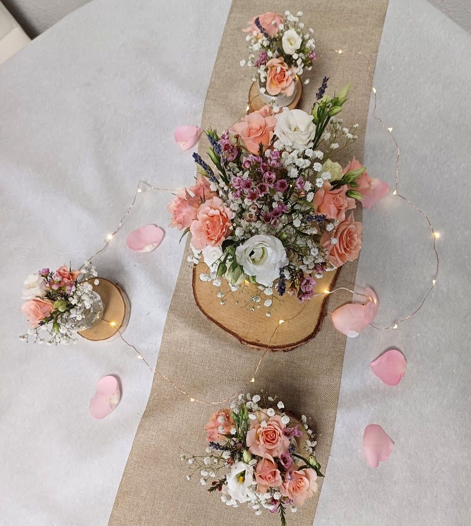 Décoration table mariage fleurs de champs blanc et rose par fleuriste spécial mariage A Fleur d'Art Tina Black